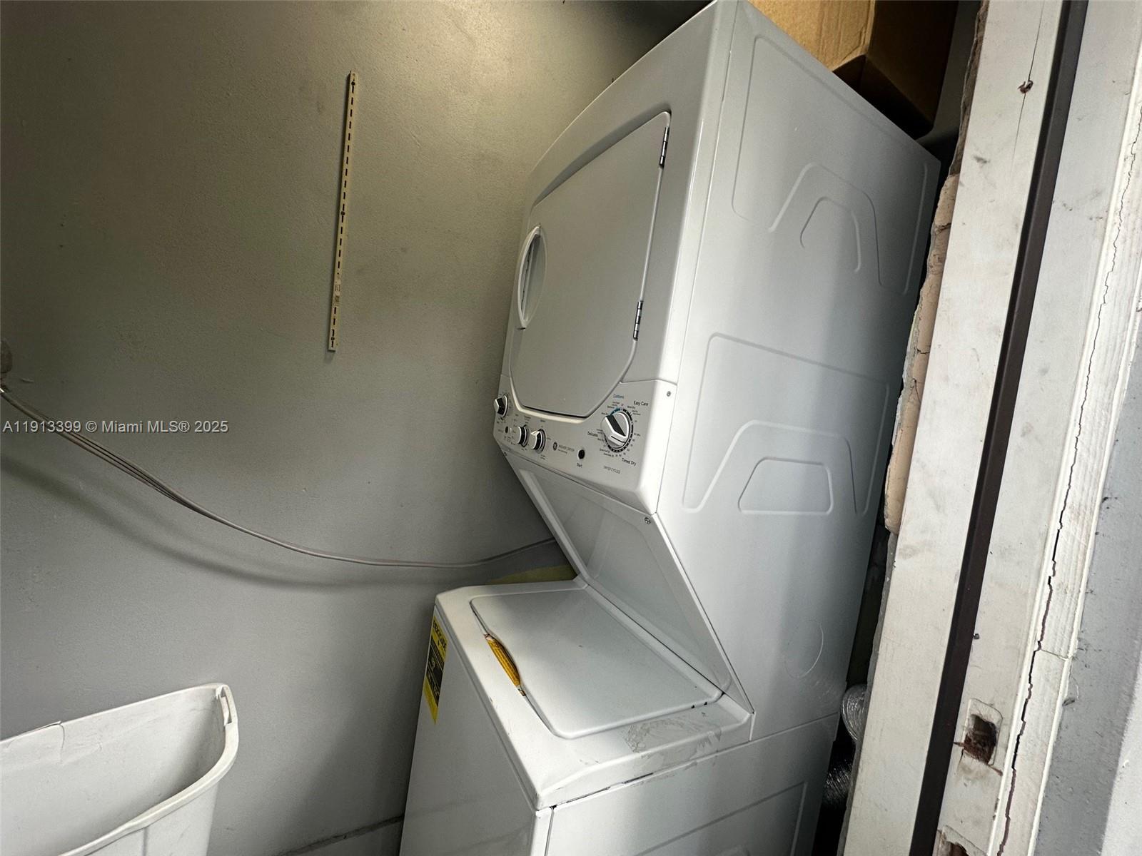 WAVERLY PLACE - Residential Lease