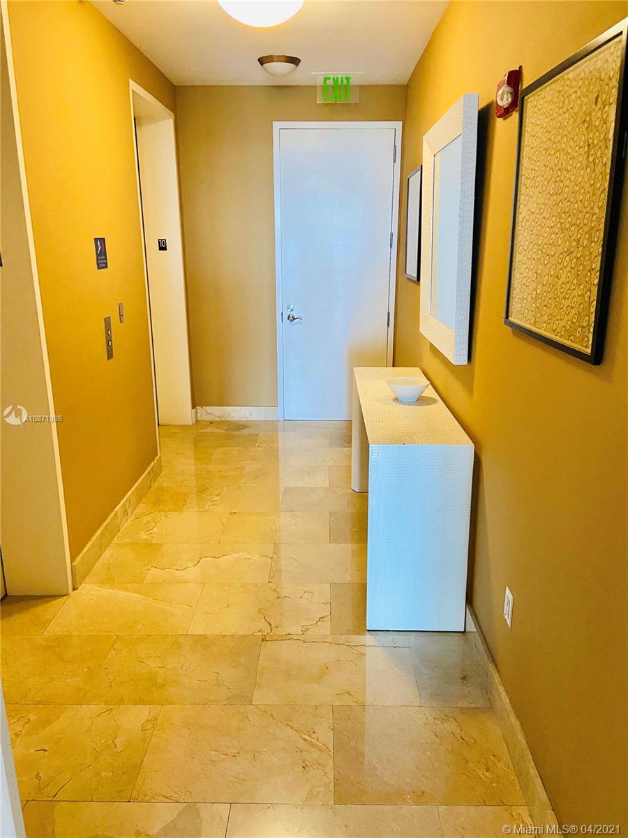 CONTINUUM ON SOUTH BEACH - Residential