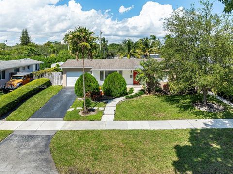 8761 Ridgeland Dr Cutler Bay FL 33157