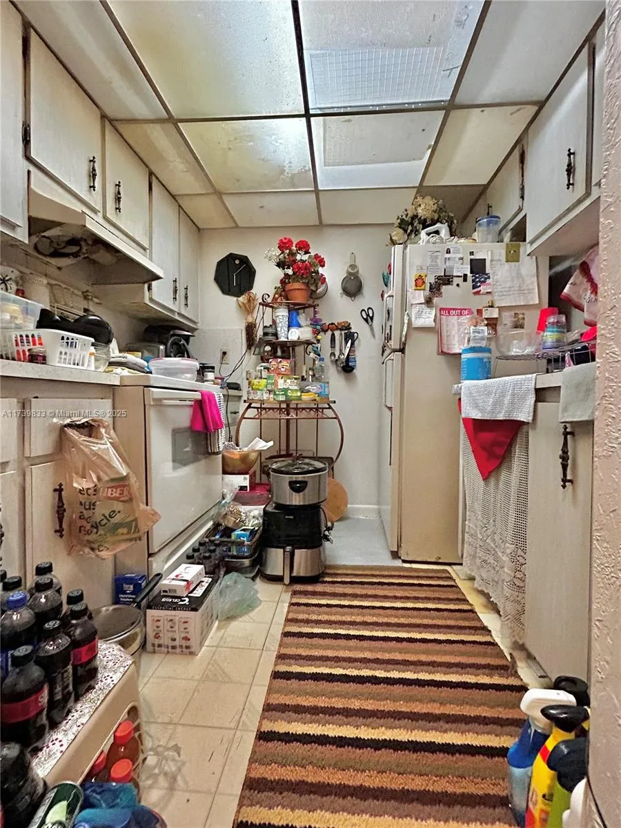 Lauderhill, Florida 33313, United States, 2 Bedrooms Bedrooms, ,2 BathroomsBathrooms,Residential,Pending,7454