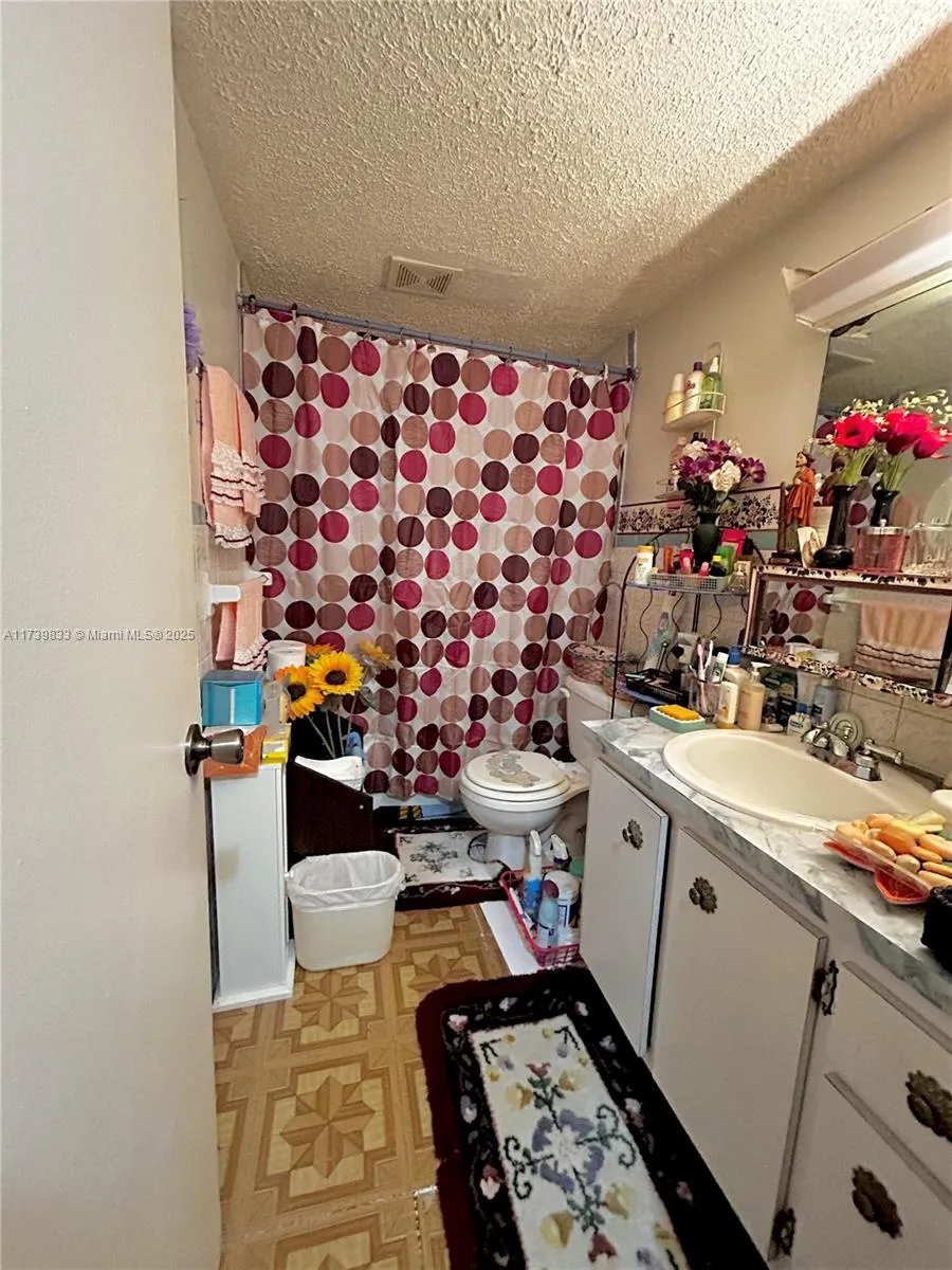 Lauderhill, Florida 33313, United States, 2 Bedrooms Bedrooms, ,2 BathroomsBathrooms,Residential,Pending,7454