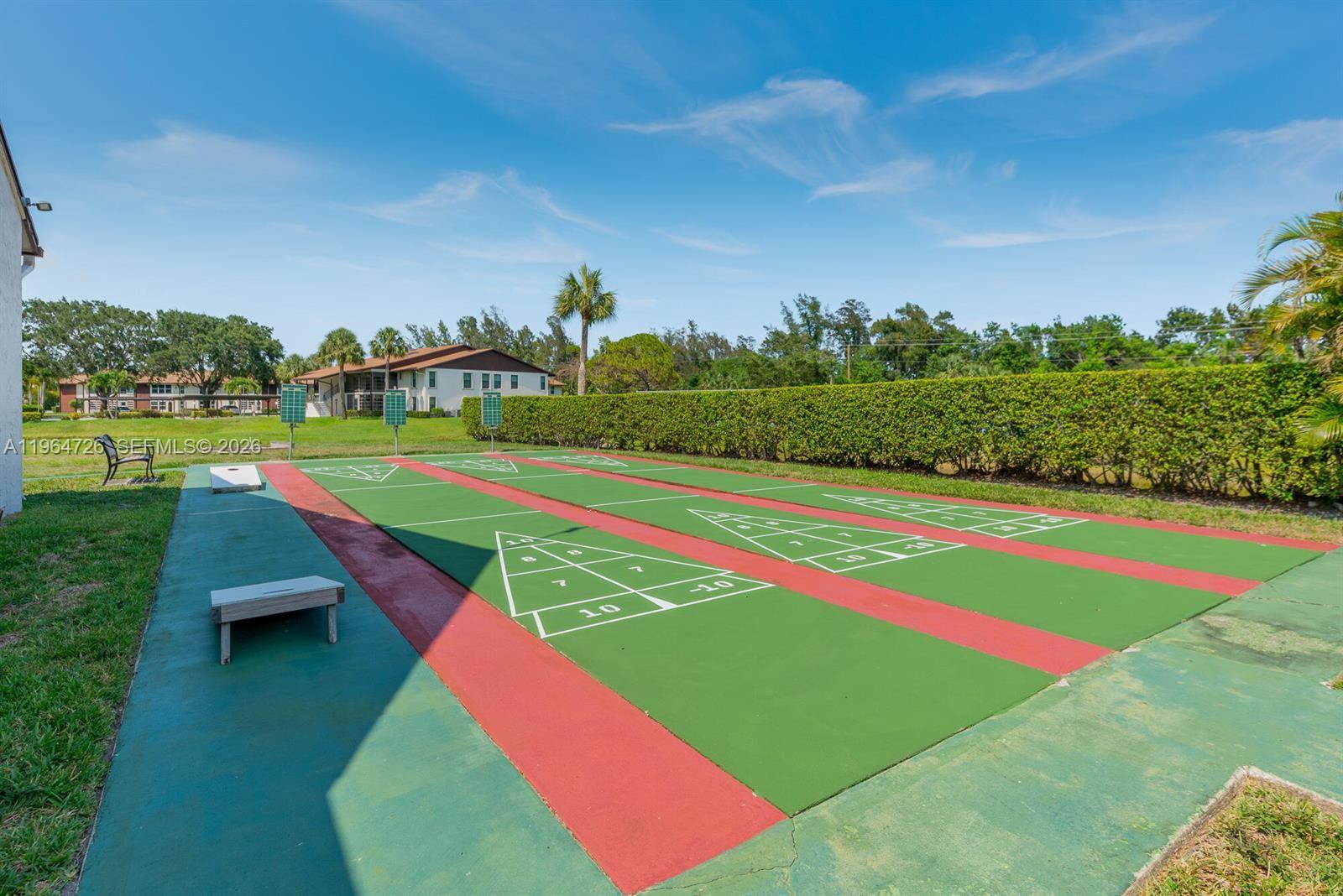 TWIN LAKES SOUTH & TOWN V - Residential