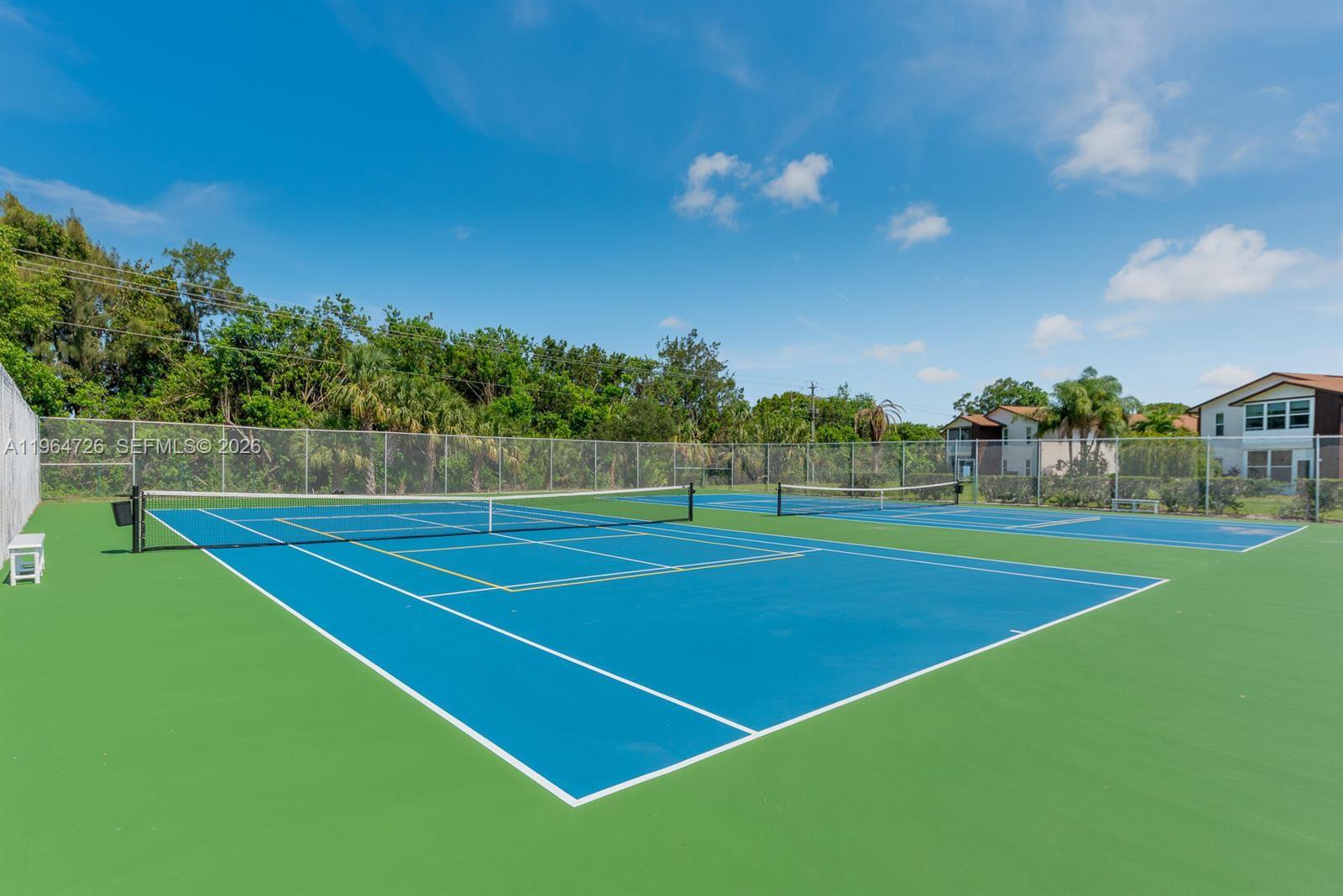 TWIN LAKES SOUTH & TOWN V - Residential