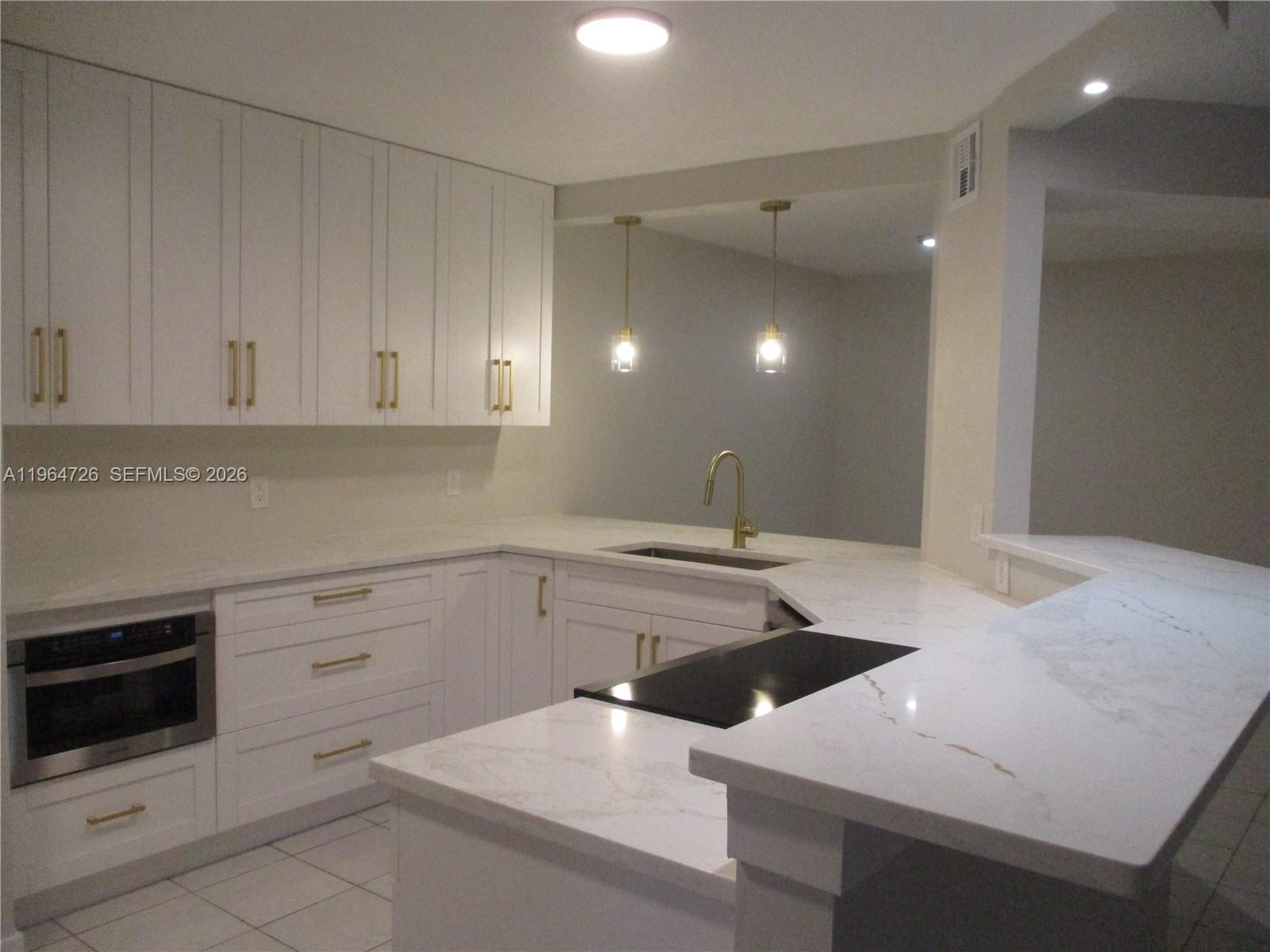 TWIN LAKES SOUTH & TOWN V - Residential