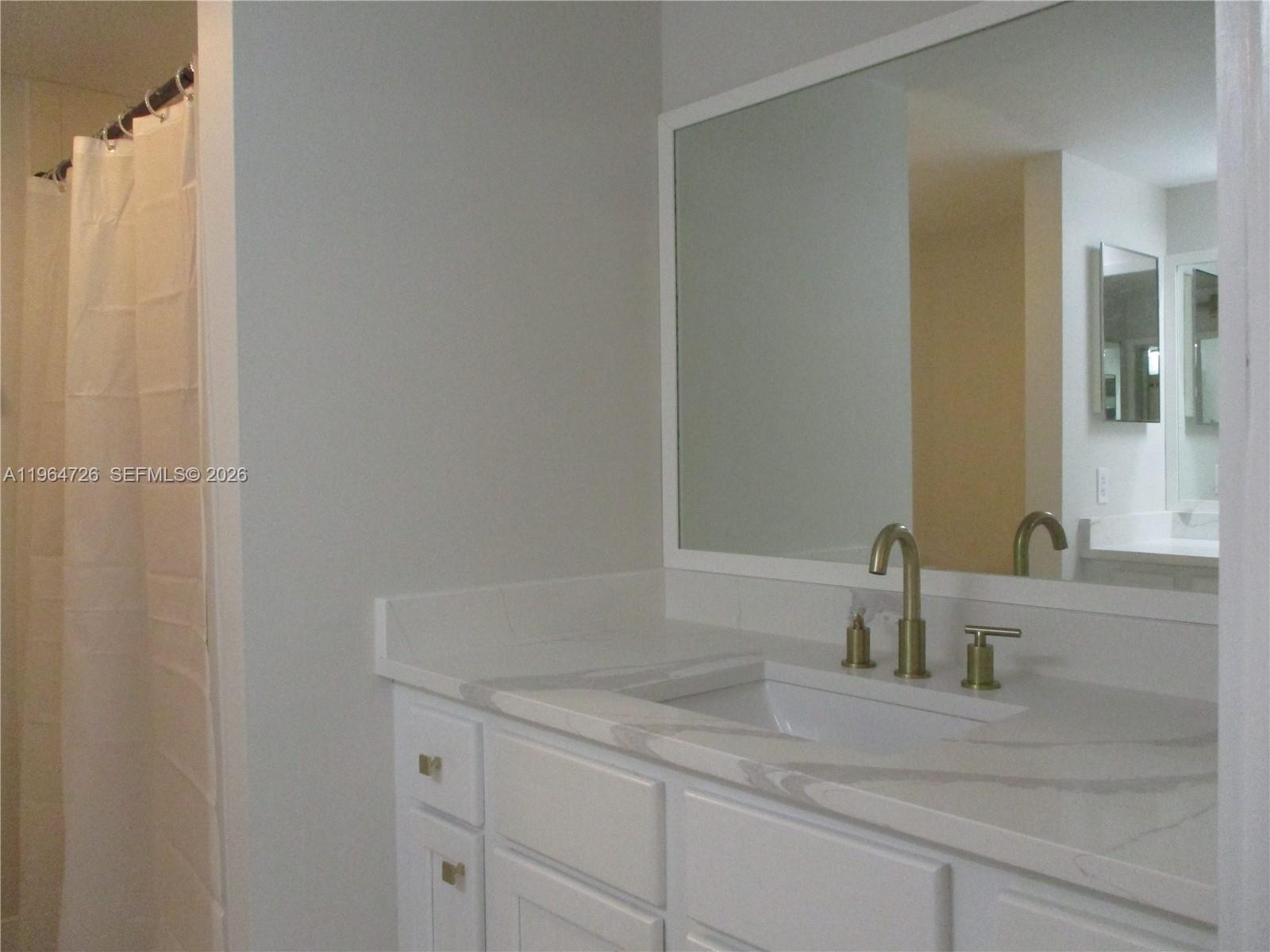 TWIN LAKES SOUTH & TOWN V - Residential