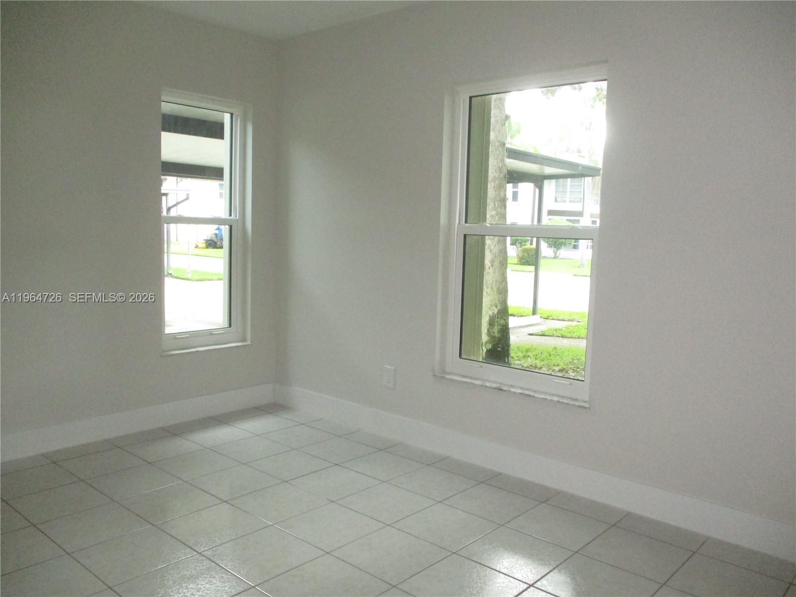 TWIN LAKES SOUTH & TOWN V - Residential