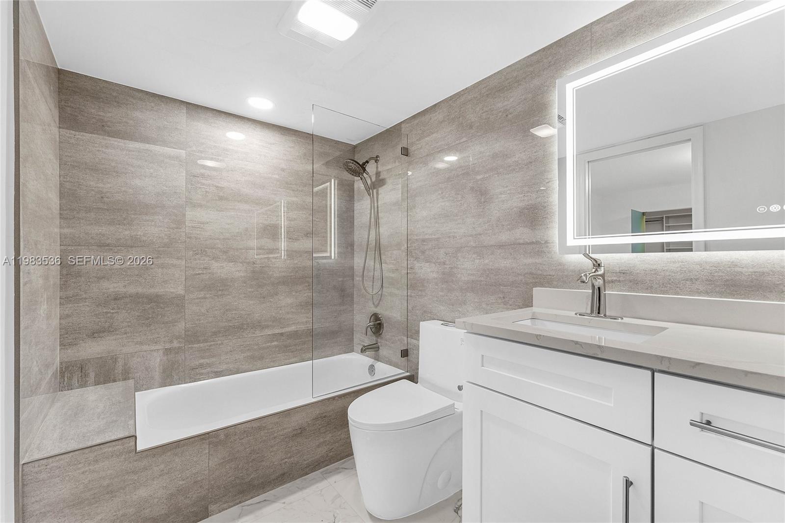 LUCAYA VILLAGE 1-C CONDO - Residential