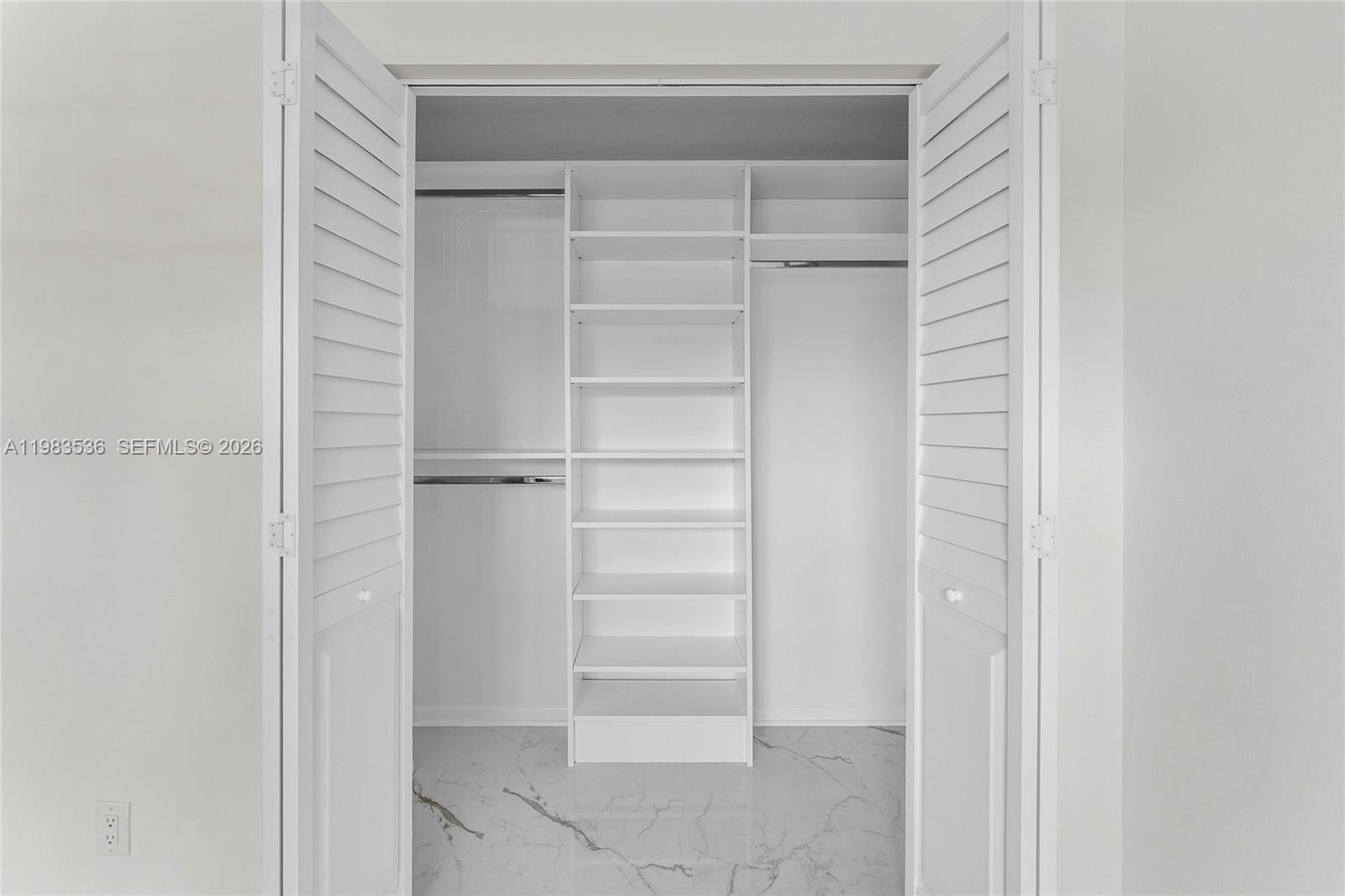 LUCAYA VILLAGE 1-C CONDO - Residential