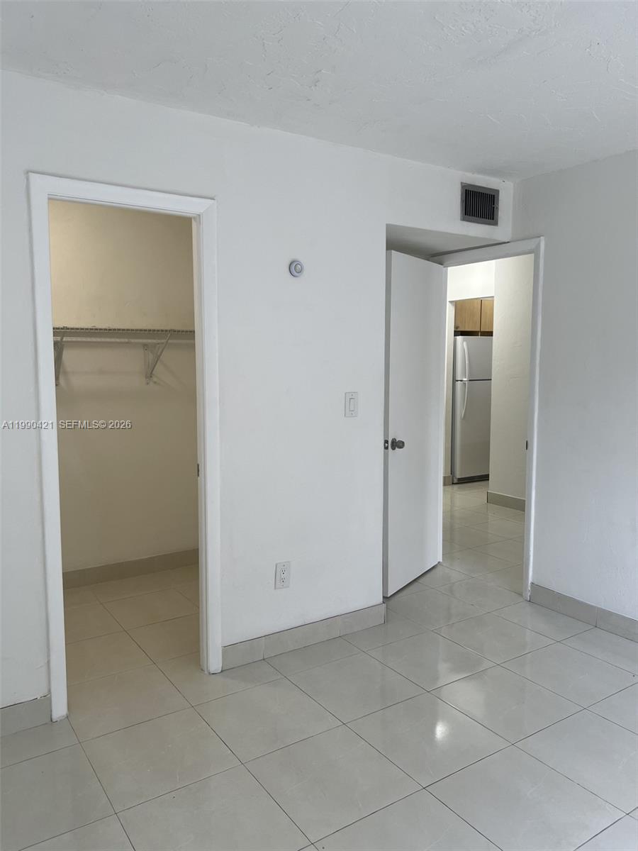 EL LAGO CONDO - Residential Lease