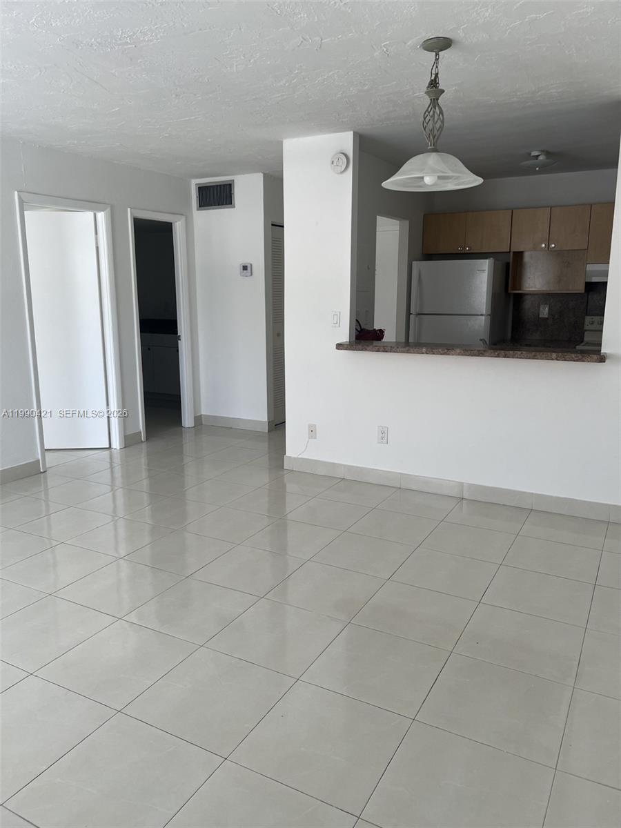 EL LAGO CONDO - Residential Lease