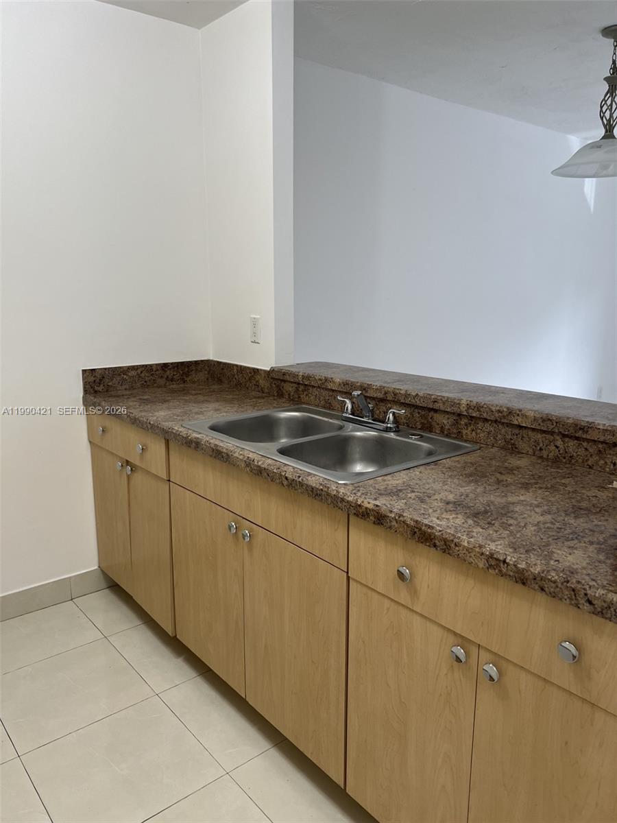 EL LAGO CONDO - Residential Lease