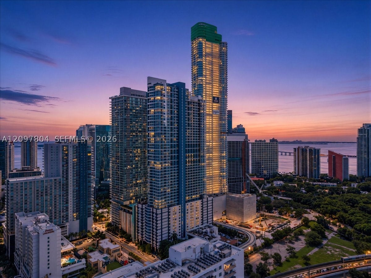 60 SW 13th St 2614