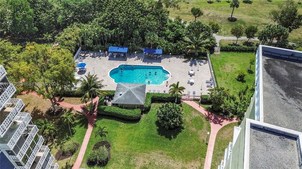 Photo of 4400 Hillcrest Dr #720C, Hollywood, FL 33021 (MLS # A11967519)