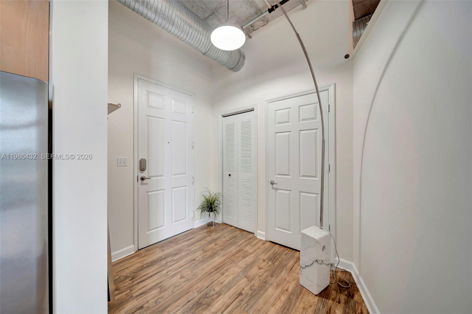 LOFTS AT HOLLYWOOD STATIO - Residential