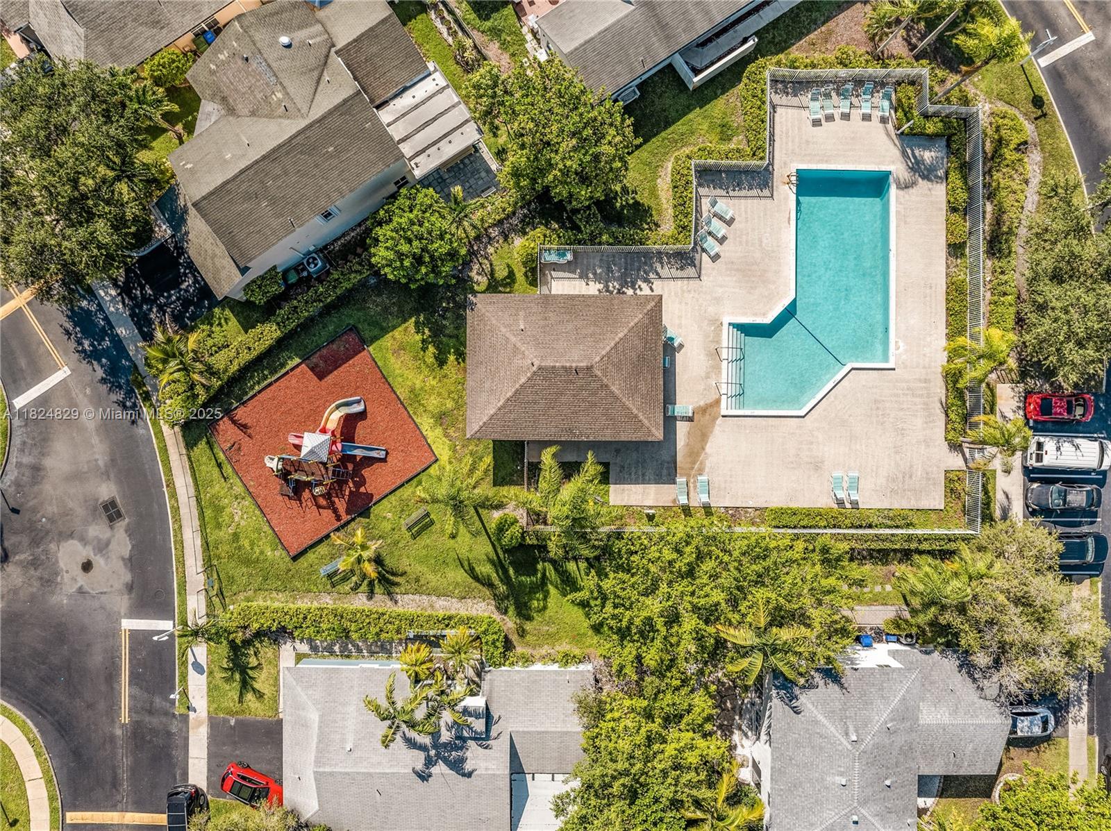 20709 Nw 1st St, Pembroke Pines, Miami-Dade County, Florida - 3 Bedrooms  
3 Bathrooms - 