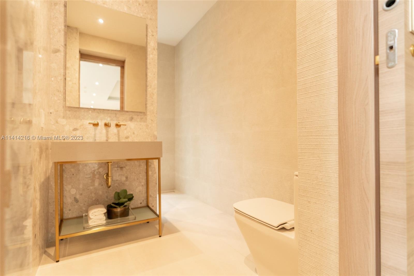 PARK PLAZA CORR PL OF - Residential