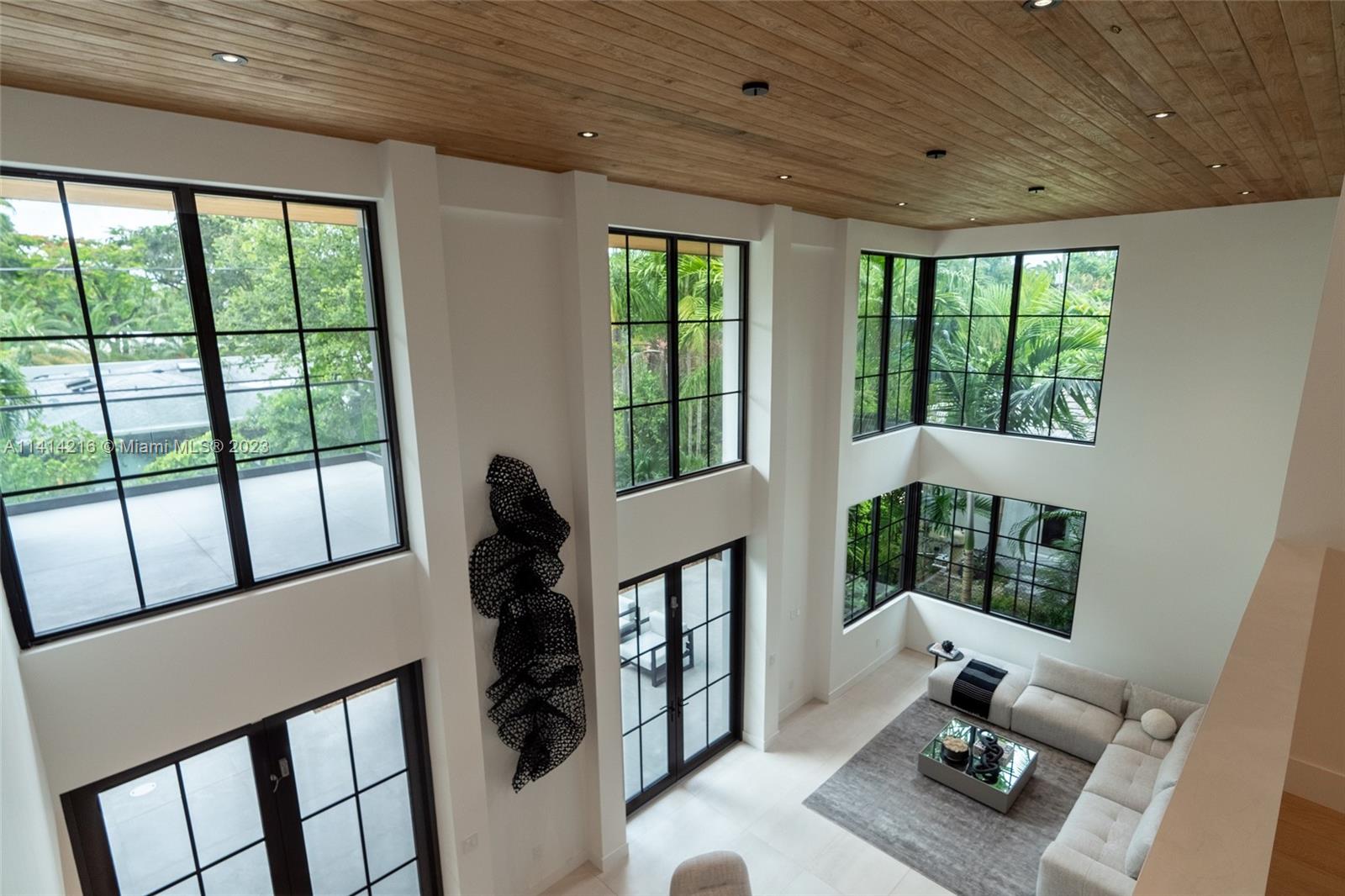 PARK PLAZA CORR PL OF - Residential