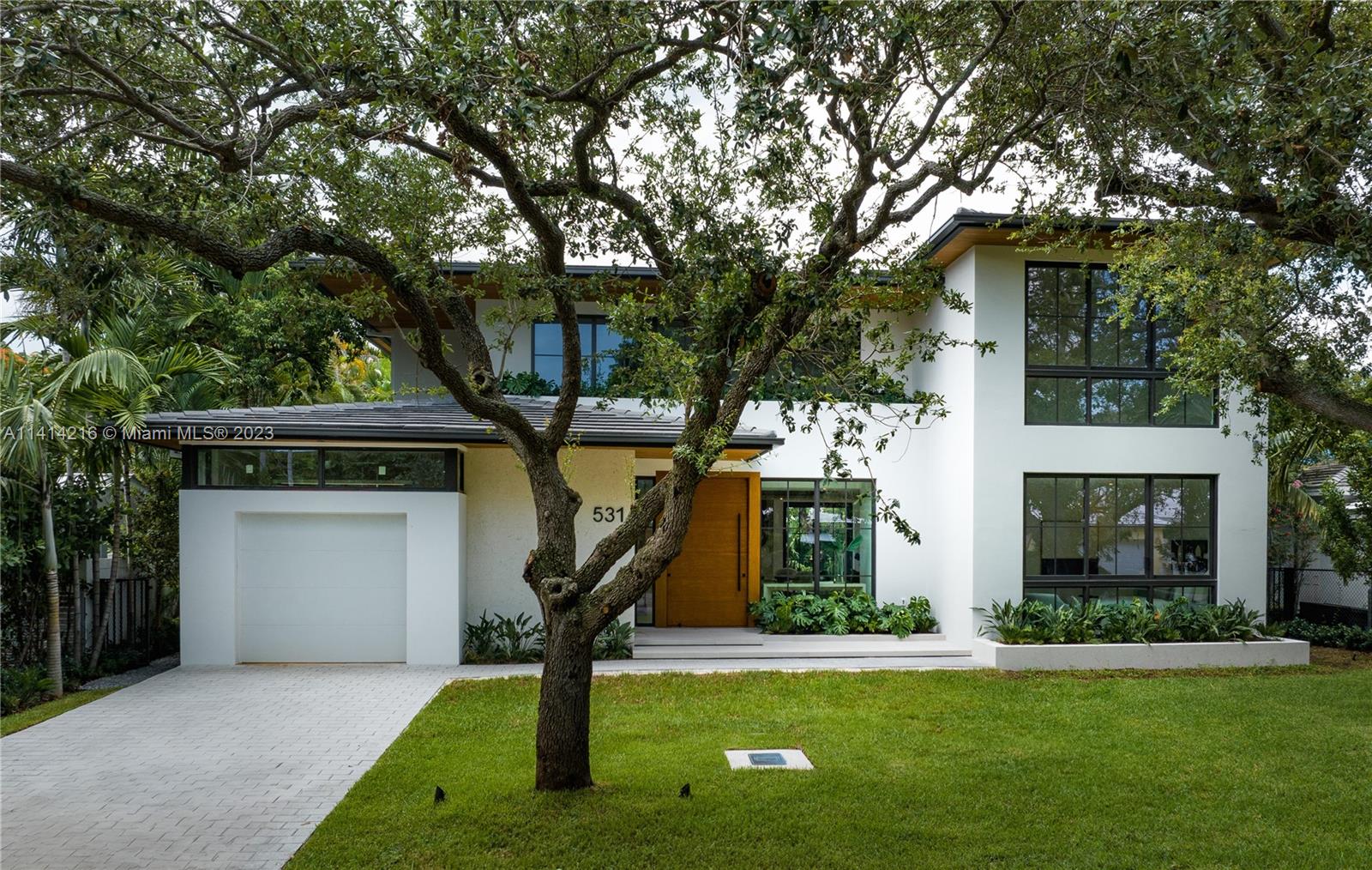 PARK PLAZA CORR PL OF - Residential