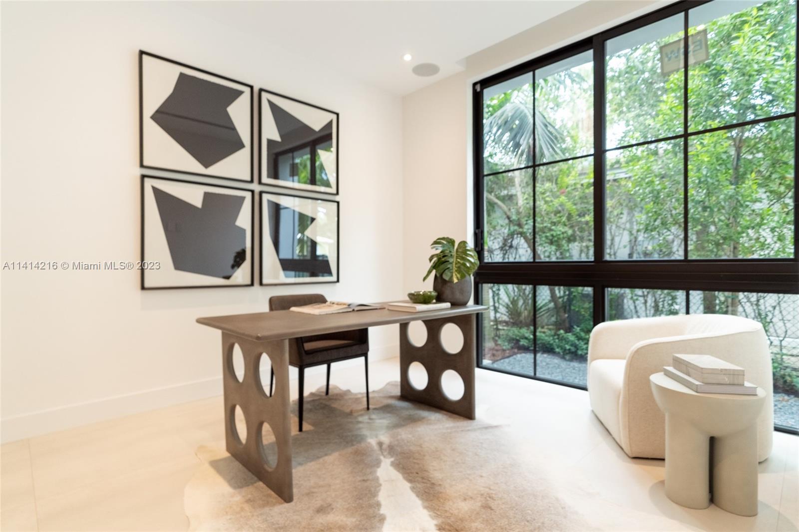 PARK PLAZA CORR PL OF - Residential