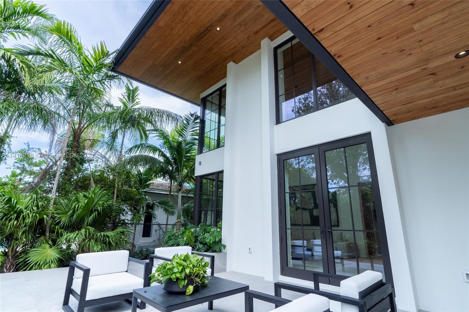 PARK PLAZA CORR PL OF - Residential