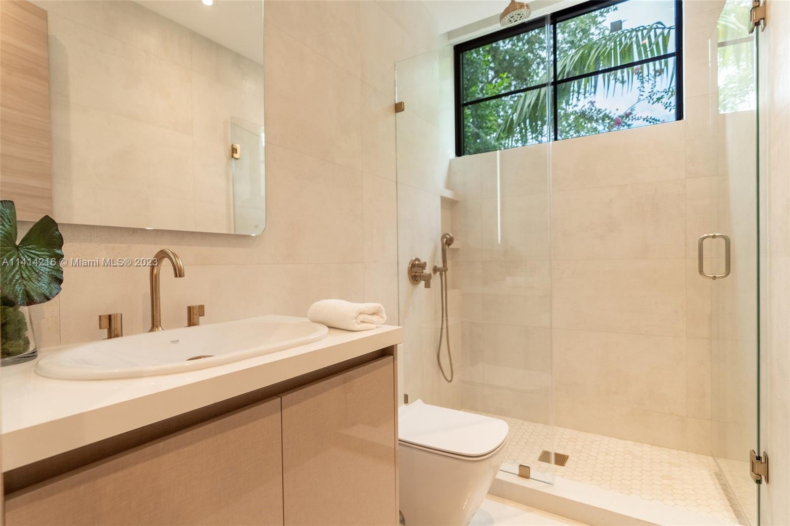 PARK PLAZA CORR PL OF - Residential