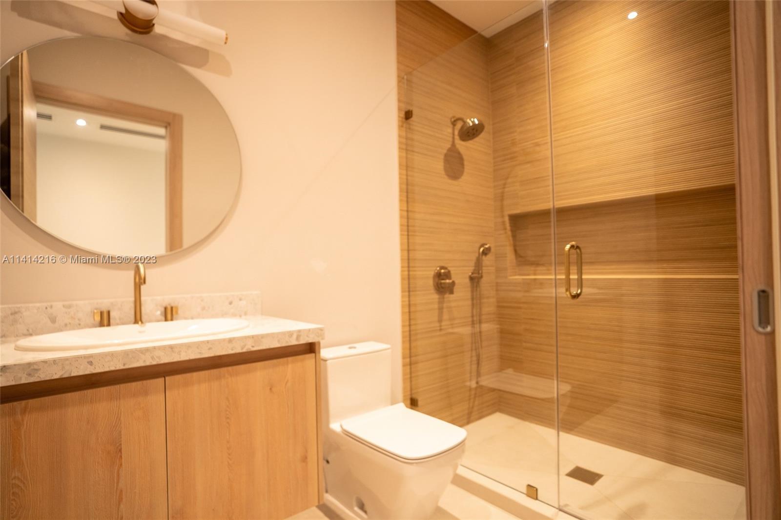 PARK PLAZA CORR PL OF - Residential