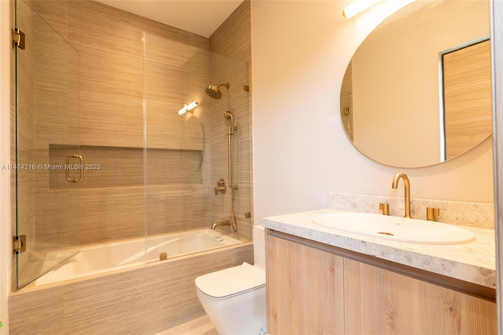 PARK PLAZA CORR PL OF - Residential