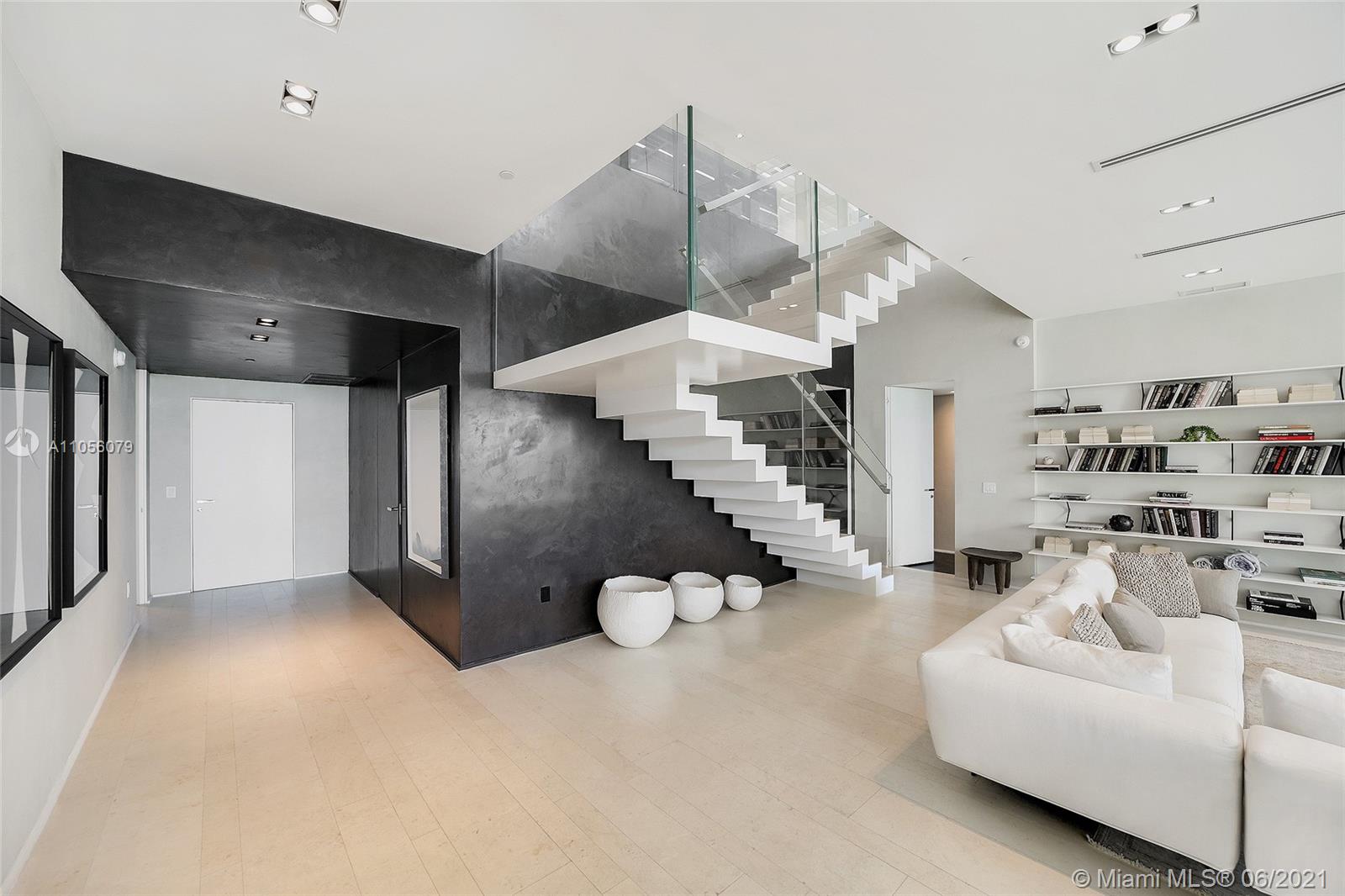 PARAISO BAY CONDO - Residential