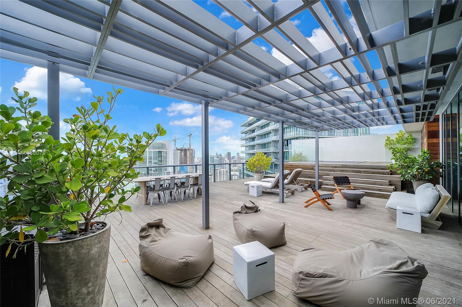 PARAISO BAY CONDO - Residential