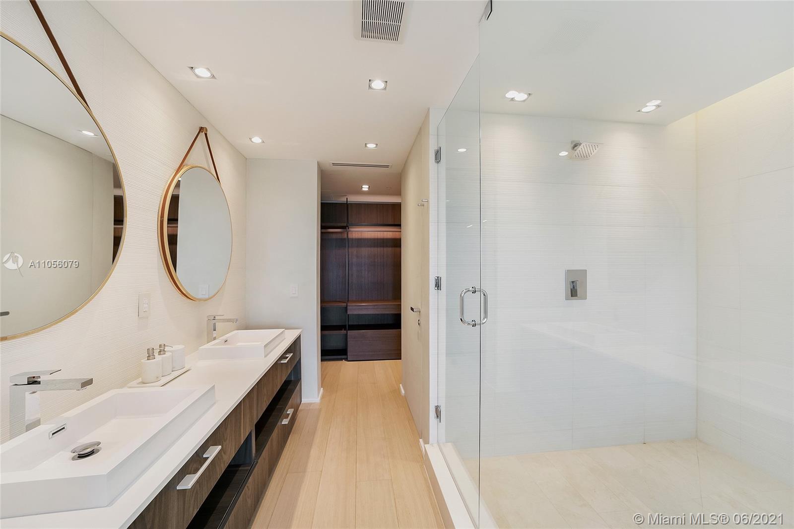 PARAISO BAY CONDO - Residential