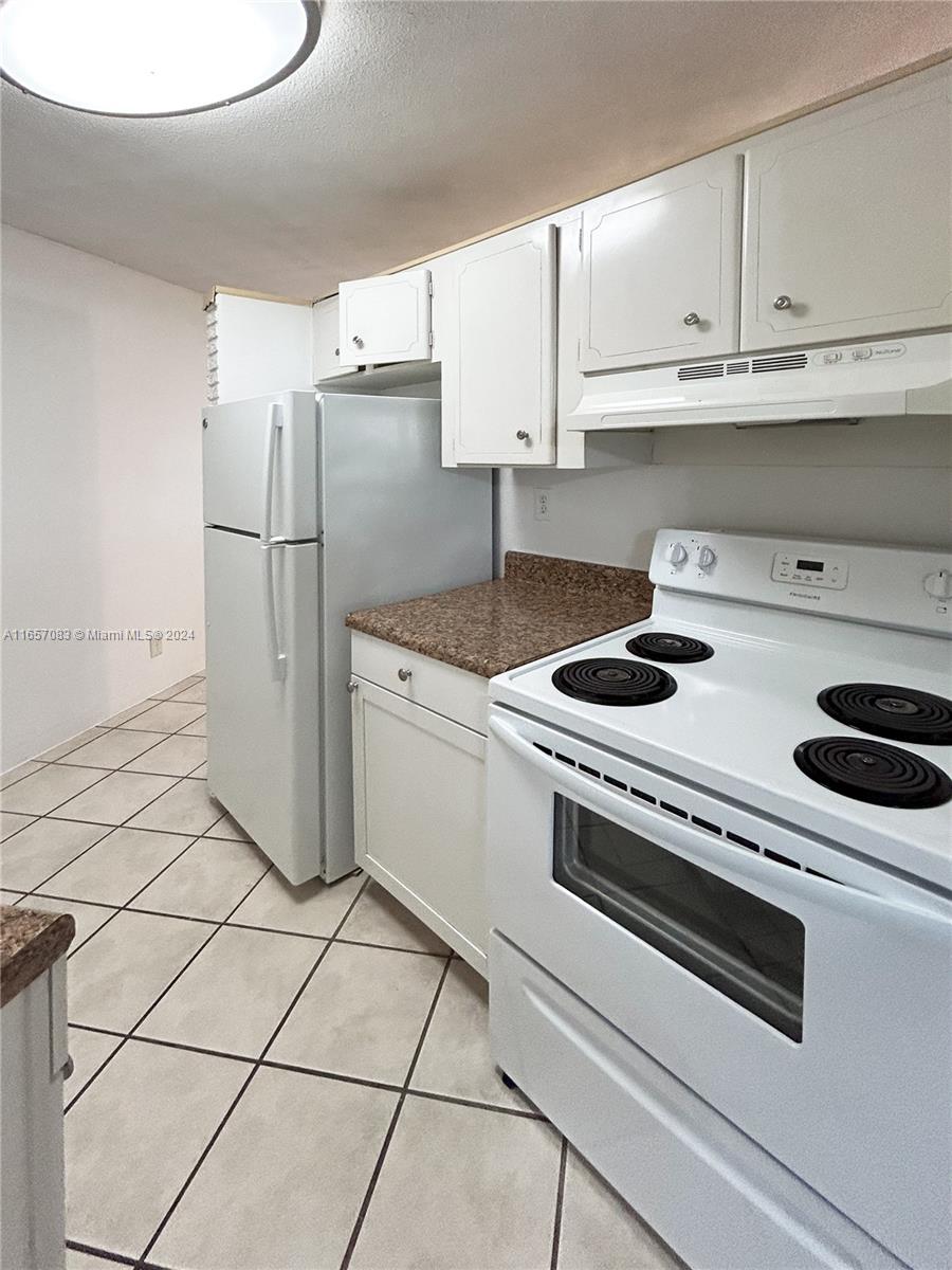 Rental Property at 3049 Nw 9th Ave 4, Wilton Manors, Broward County, Florida - Bedrooms: 1 
Bathrooms: 1  - $1,550 MO.