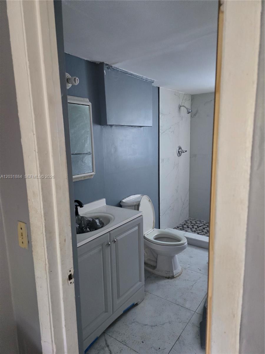Photo 1 of 4 — 840 NE 124th St Rear B, North Miami, FL 33161