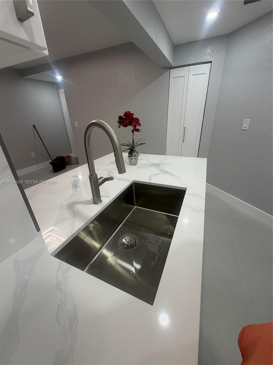 WEST FONTAINE CONDO - Residential Lease