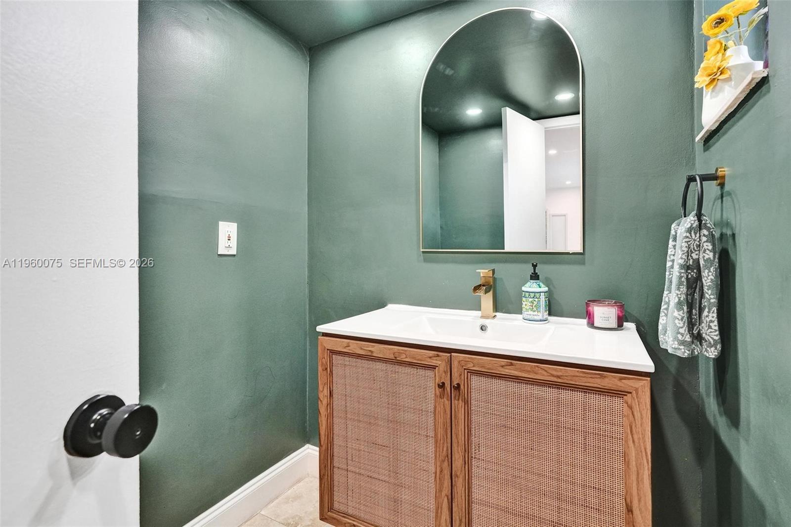 BAY HARBOR ISLAND - Residential Lease