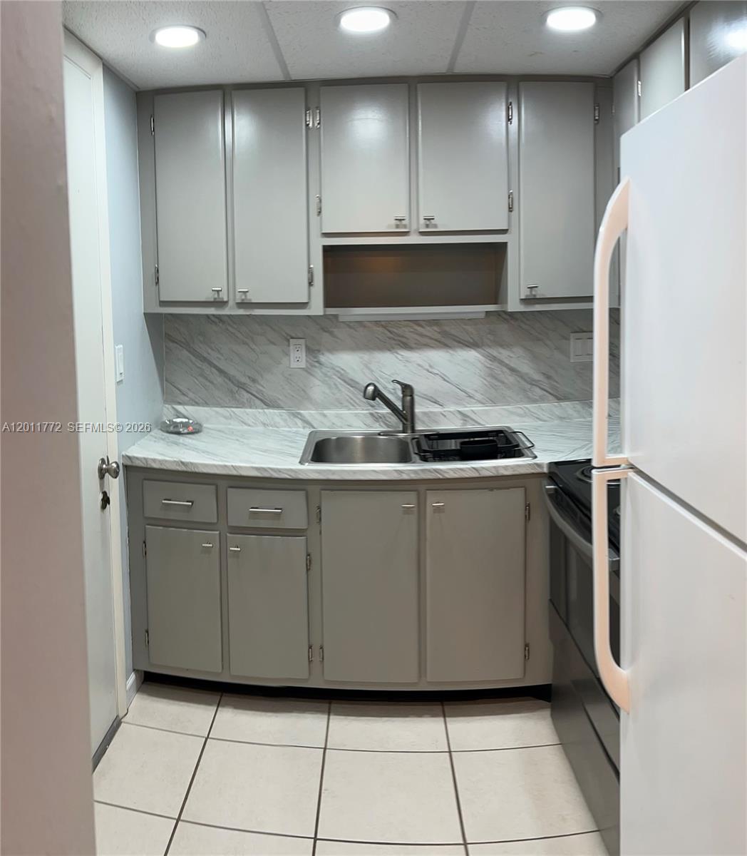 RIVER SHORES CONDO - Residential