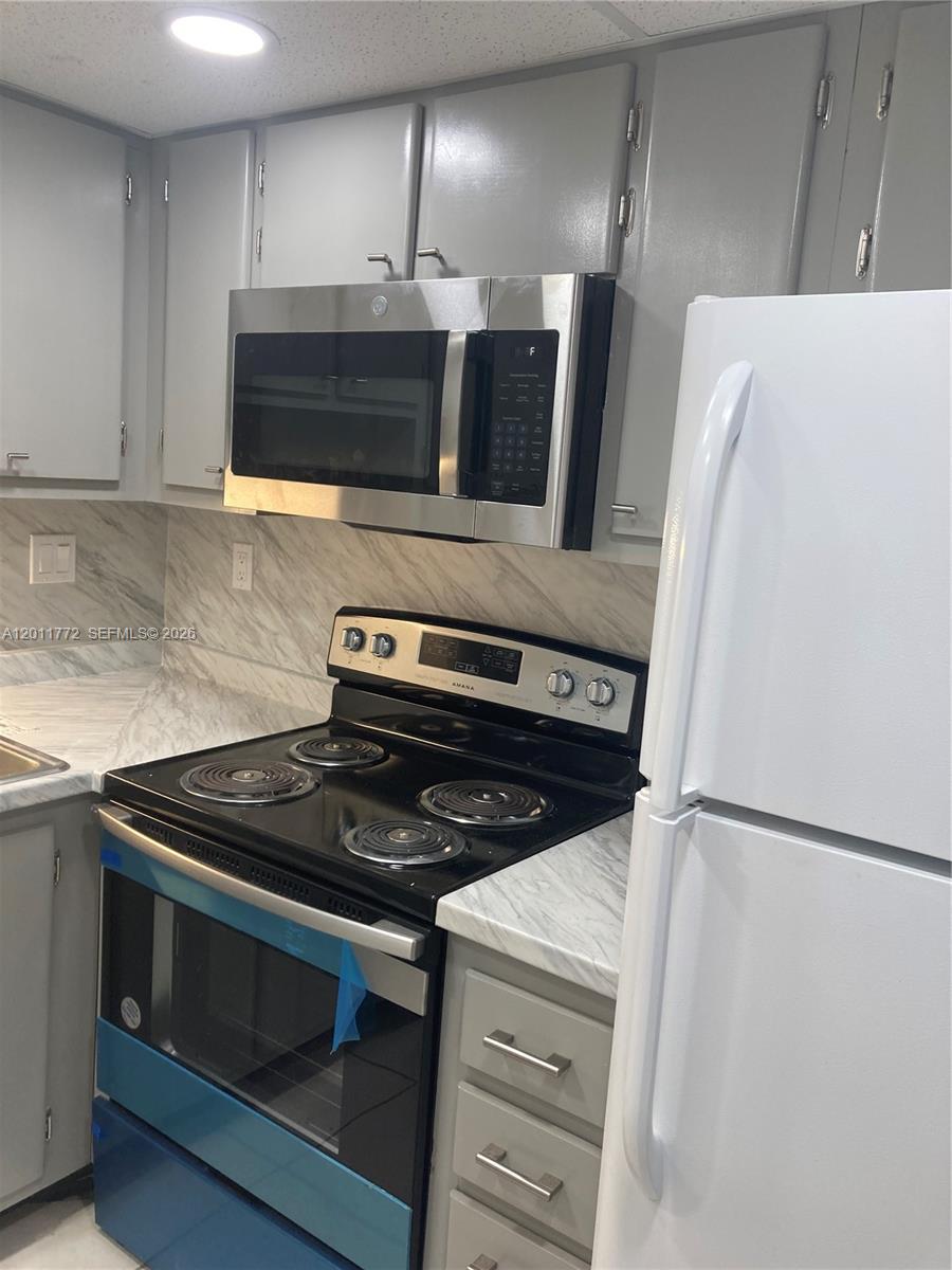 3000 NE 16th Ave 405