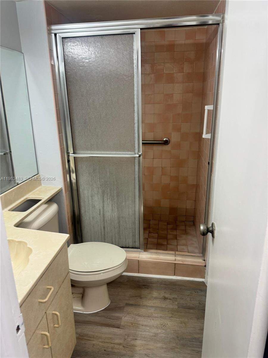 LIME BAY CONDOMINIUM 8 - Residential Lease