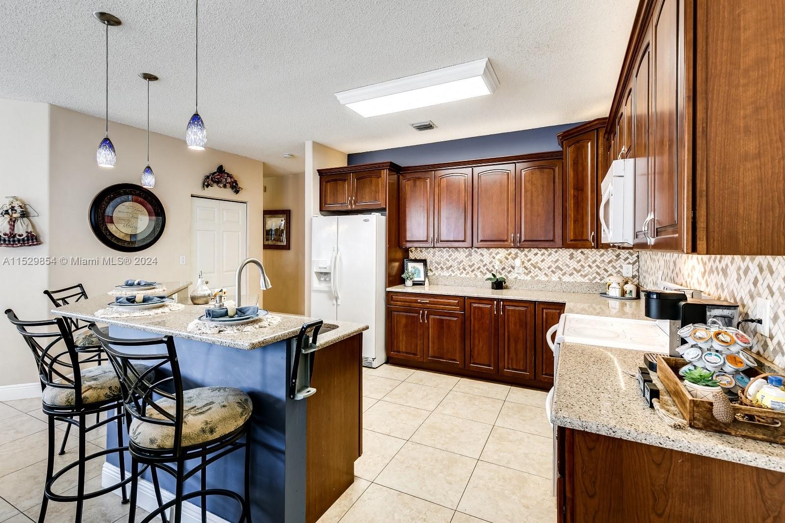 SILVER LAKES PHASE III - Residential