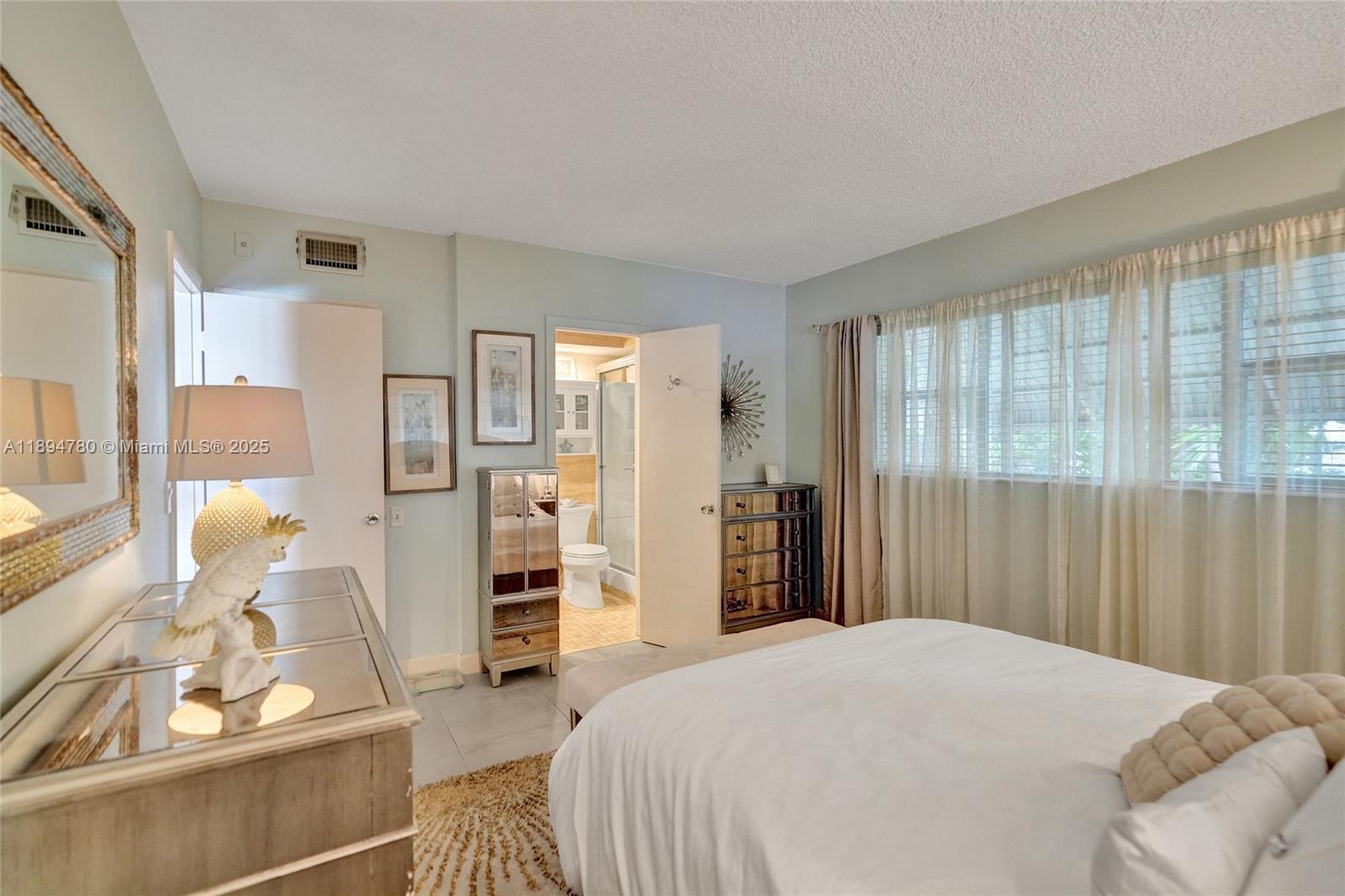 PARADISE HARBOUR APTS CO- - Residential
