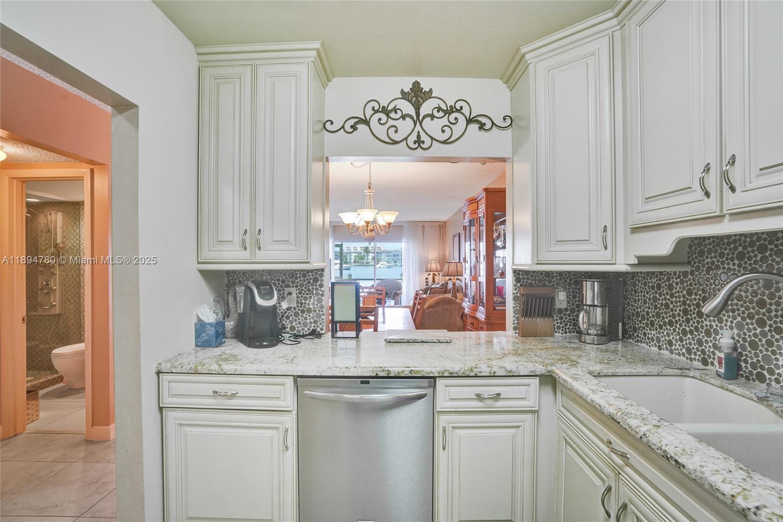 PARADISE HARBOUR APTS CO- - Residential