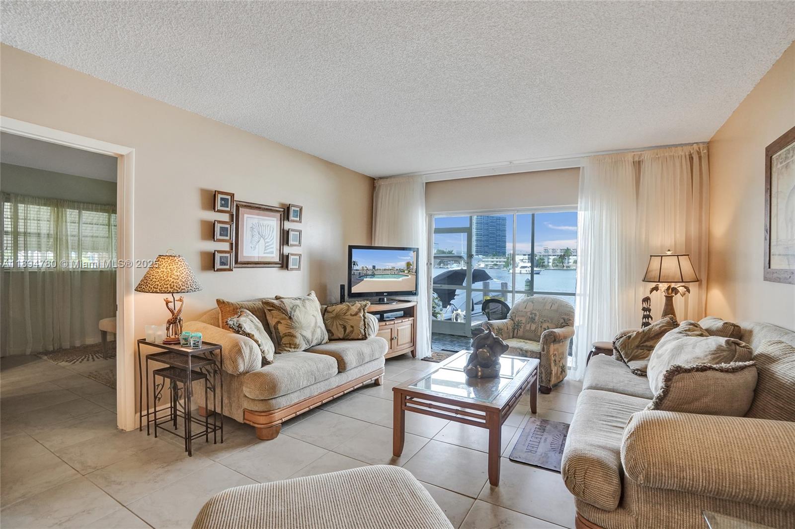PARADISE HARBOUR APTS CO- - Residential