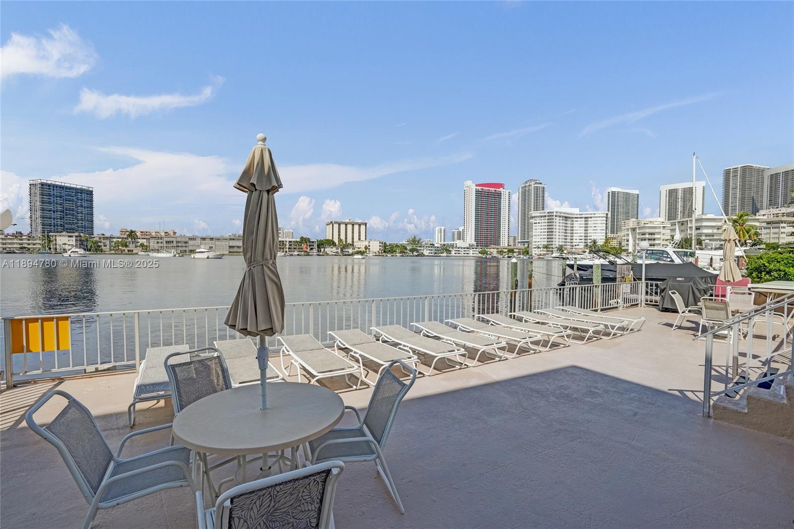 PARADISE HARBOUR APTS CO- - Residential