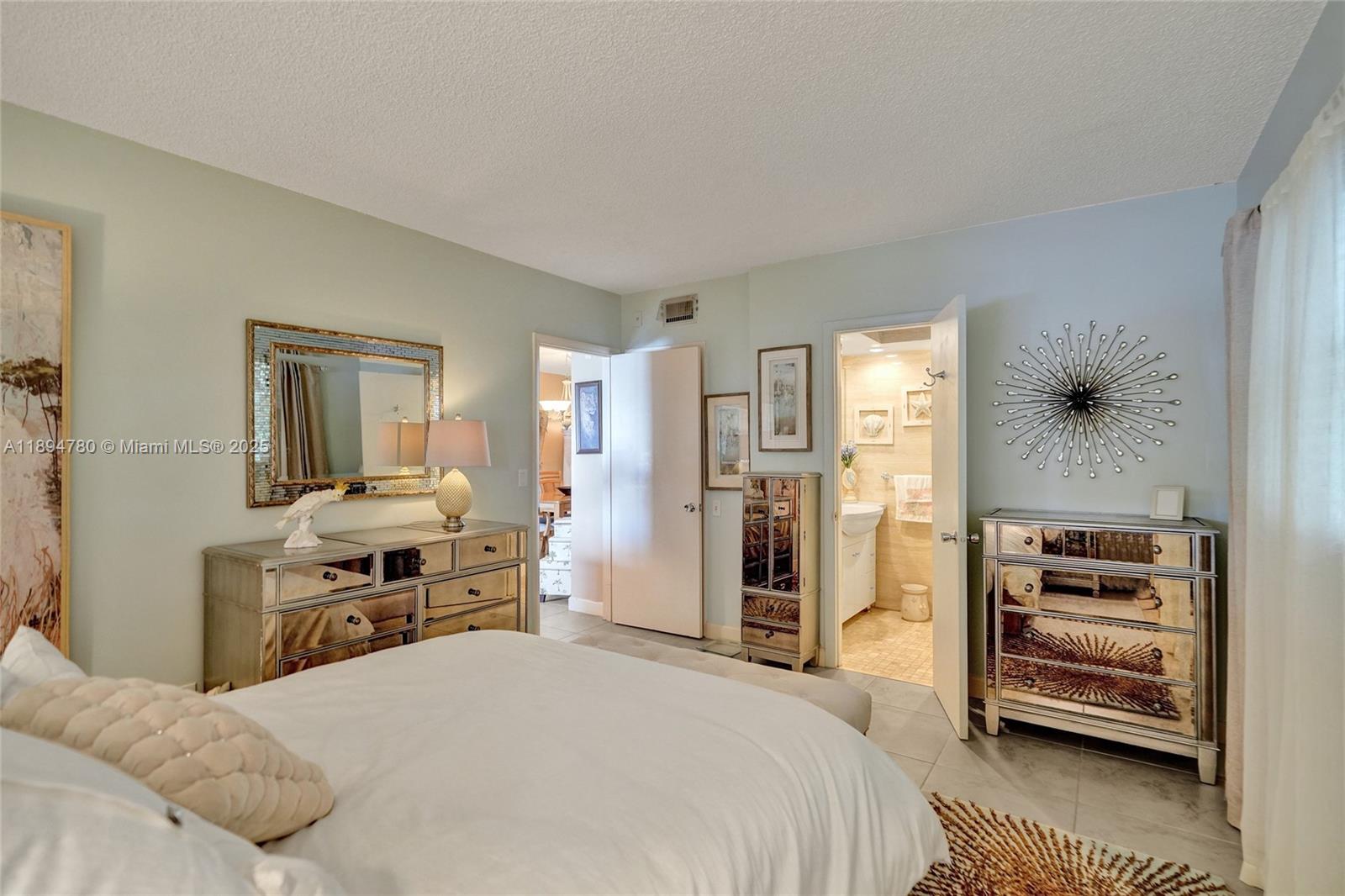 PARADISE HARBOUR APTS CO- - Residential