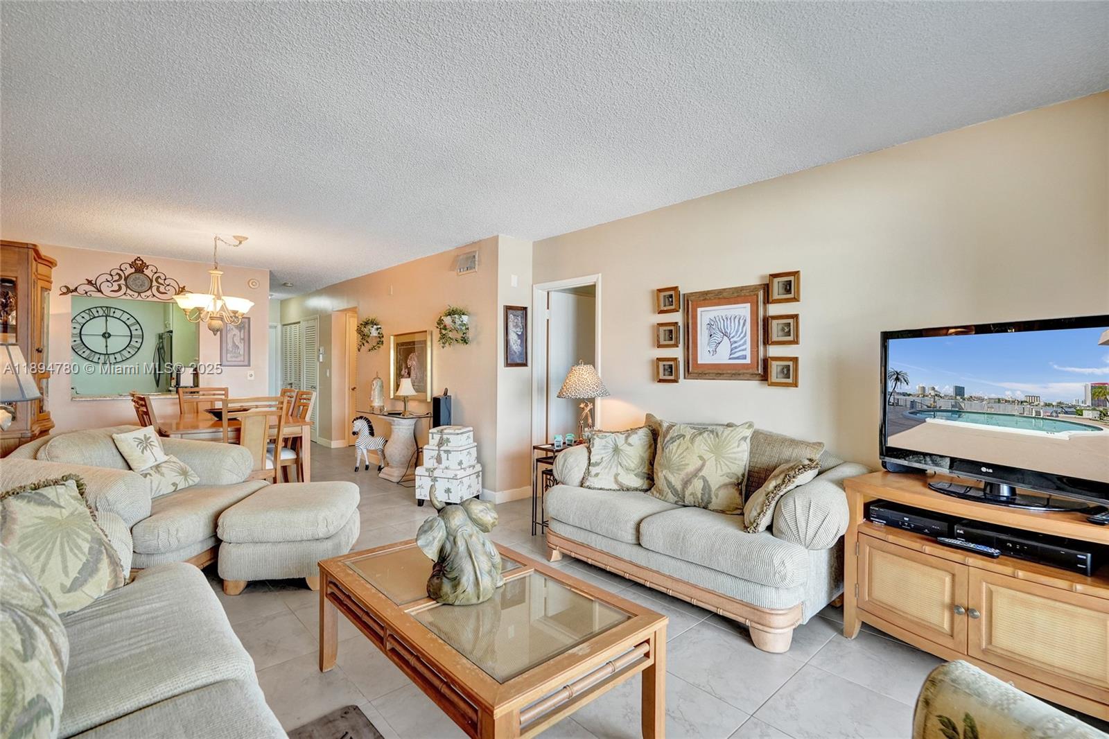 PARADISE HARBOUR APTS CO- - Residential