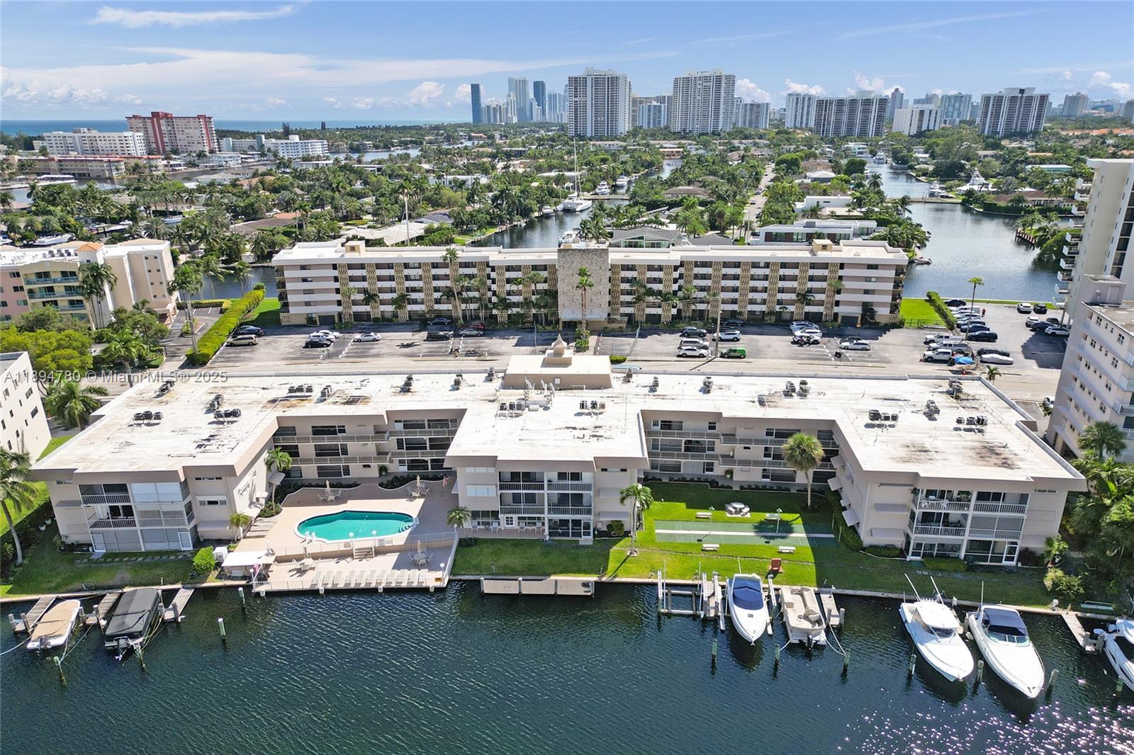 PARADISE HARBOUR APTS CO- - Residential