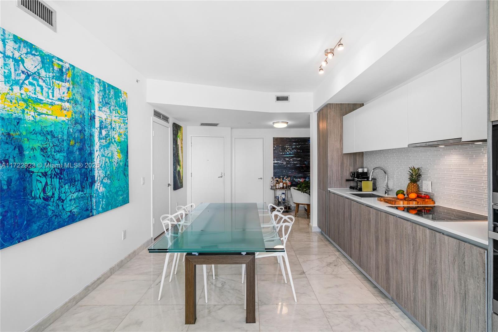 BISCAYNE BEACH CONDO - Residential