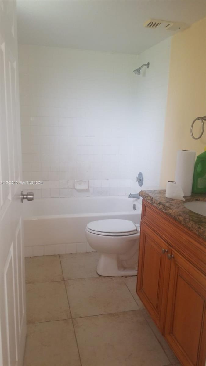 PALM BEACH PLACE CONDO - Residential Lease