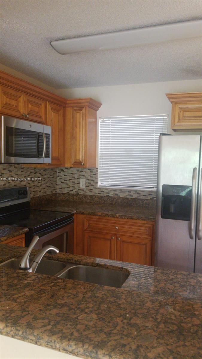 PALM BEACH PLACE CONDO - Residential Lease