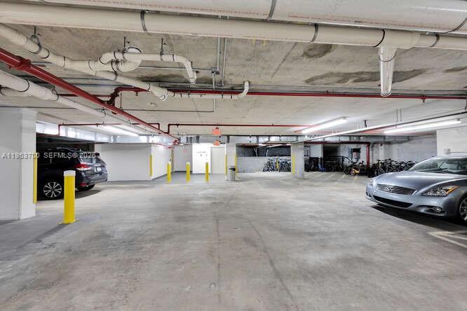 COLONNADE AT DADELAND SW - Residential