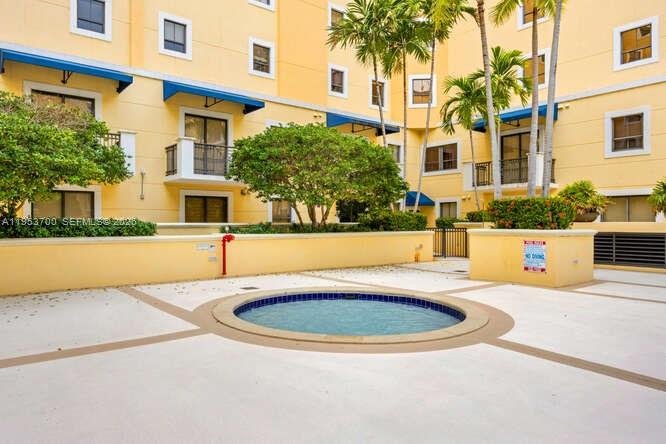 COLONNADE AT DADELAND SW - Residential